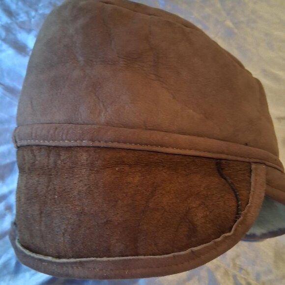 Vintage Tan Suede Sherpa Lined Hat with Faux Fur Ear Flaps - Picture 4 of 6